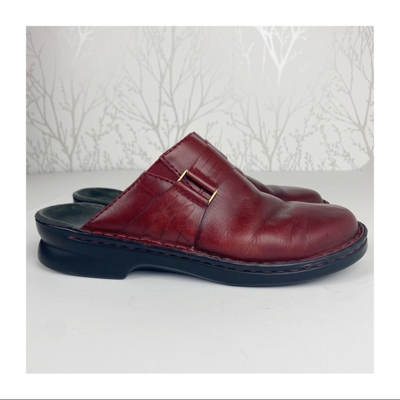 CLARKS Burgundy Red Leather Upper Stretch Buckle Mules 9 Slip-On Comfort - Picture 2 of 12